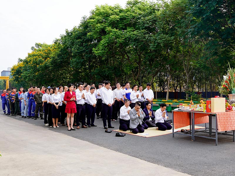 tôn pomina khai xuân 2026