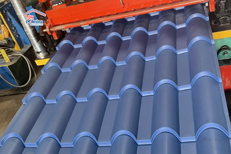 tôn giả ngói màu xanh dương