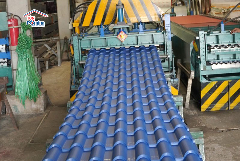 tôn giả ngói màu xanh dương